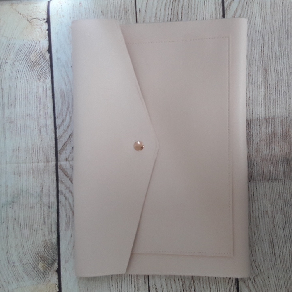 Glass Ladder & Company blush pink organizer portfolio